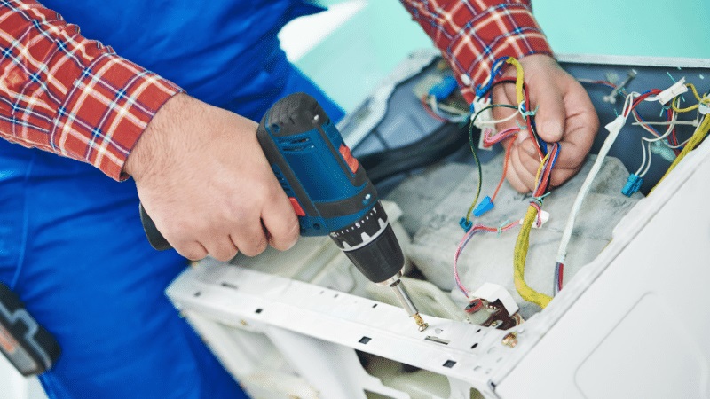 Gaziemir Daikin Daikin çamaşır makinesi kart tamiri – Su almama arızası orijinal parça ile giderildi. - Teknik servis örneği